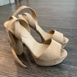 ALDO Platform Nude Velvet Heels with crossover ankle strap-size 7